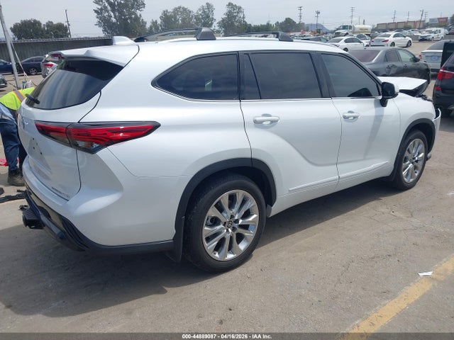 Продаж на аукціоні авто 2023 Toyota Highlander Limited, vin: 5TDKDRBH6PS013945, номер лоту: 44889087