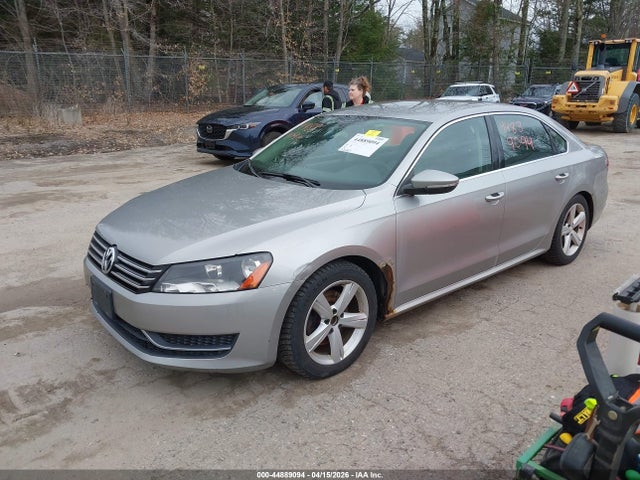 2012 Volkswagen Passat 2.5l Se მანქანა იყიდება აუქციონზე, vin: 1VWBP7A35CC002994, აუქციონის ნომერი: 44889094