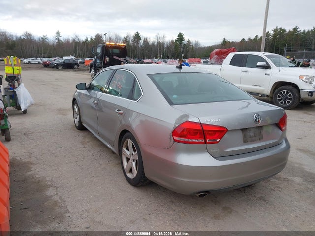 2012 Volkswagen Passat 2.5l Se მანქანა იყიდება აუქციონზე, vin: 1VWBP7A35CC002994, აუქციონის ნომერი: 44889094