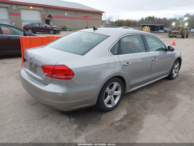 2012 Volkswagen Passat 2.5l Se მანქანა იყიდება აუქციონზე, vin: 1VWBP7A35CC002994, აუქციონის ნომერი: 44889094