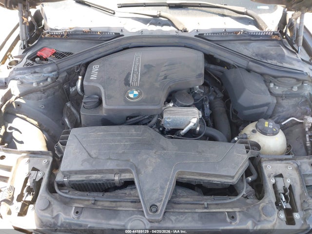 WBA8E1G32HNU16007 BMW 320i