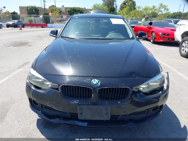 WBA8E1G32HNU16007 BMW 320i