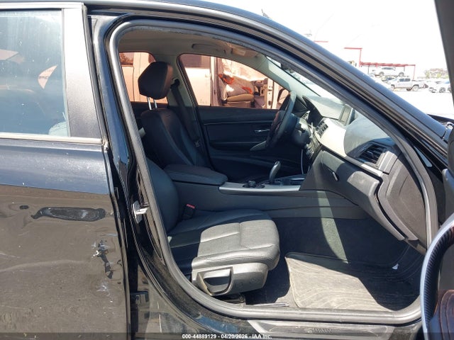 WBA8E1G32HNU16007 BMW 320i