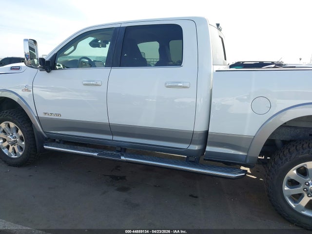 3C6UR5FL4LG283998 RAM 2500 Laramie 4x4 6&#039;4 Box