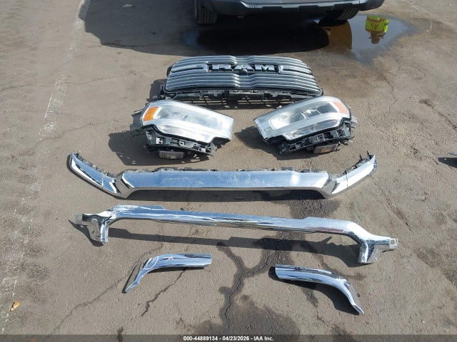 3C6UR5FL4LG283998 RAM 2500 Laramie 4x4 6&#039;4 Box