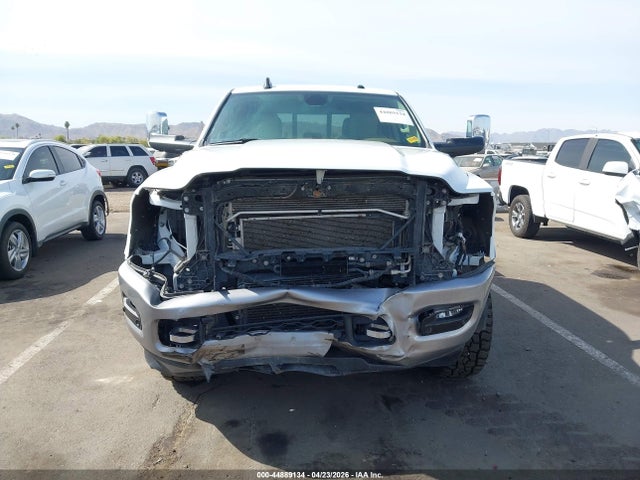 3C6UR5FL4LG283998 RAM 2500 Laramie 4x4 6&#039;4 Box