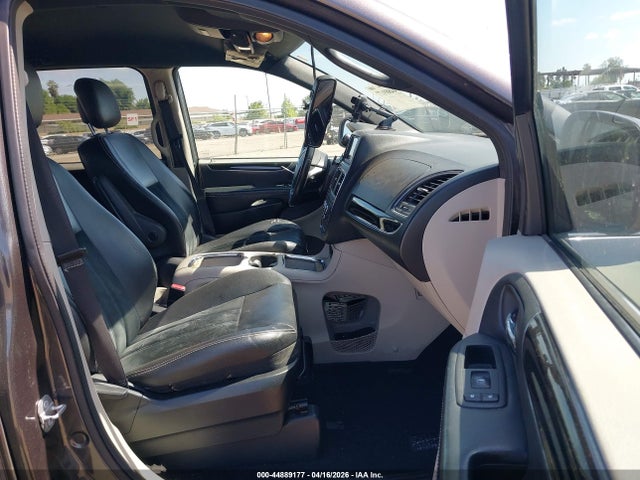 Продажа на аукционе авто 2017 Dodge Grand Caravan Sxt, vin: 2C4RDGCG5HR693677, номер лота: 44889177