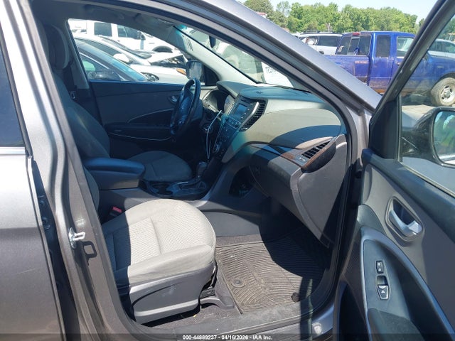Продаж на аукціоні авто 2017 Hyundai Santa Fe Sport 2.4l, vin: 5NMZTDLB6HH008392, номер лоту: 44889237