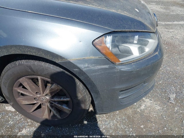 3VW217AU9FM053590 Volkswagen Golf Tsi S 4-door