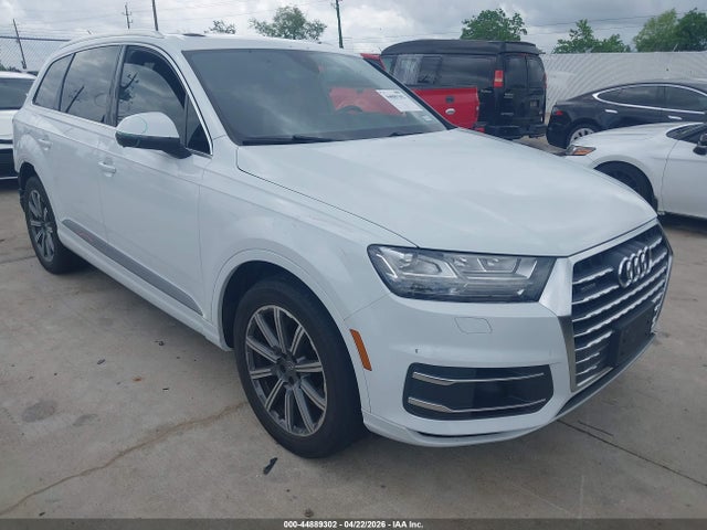 Audi Q7 3.0t Premium 2017 WA1VAAF77HD019253 Image 1