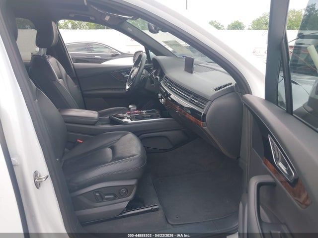 Audi Q7 3.0t Premium 2017 WA1VAAF77HD019253 Image 5