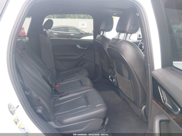 Audi Q7 3.0t Premium 2017 WA1VAAF77HD019253 Image 8