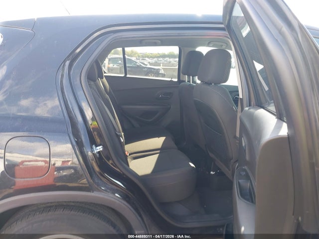 KL7CJKSB8LB326560 Chevrolet Trax Fwd Ls