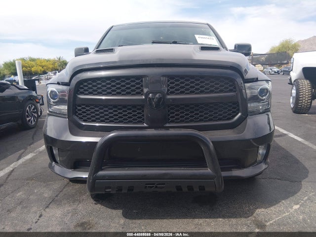 1C6RR7MT1JS122292 RAM 1500 Night 4x4 5&#039;7 Box