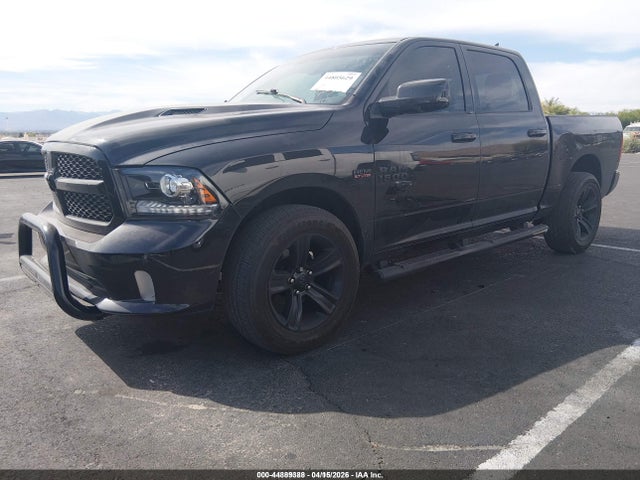 1C6RR7MT1JS122292 RAM 1500 Night 4x4 5&#039;7 Box