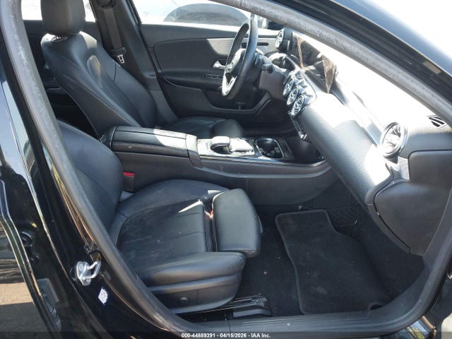 2019 MERCEDES-BENZ A 220 WDD3G4EB7KW028264 Photo 4