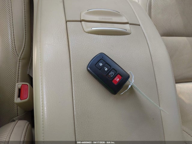 Продажа на аукционе авто 2016 Toyota Highlander Limited Platinum V6, vin: 5TDYKRFH0GS169425, номер лота: 44889403