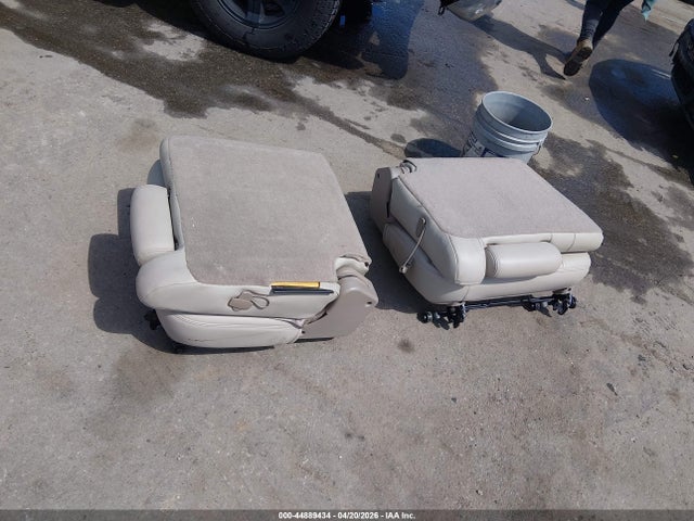 44889434 :رقم المزاد ، 1GKEK13T65R115804 vin ، 2005 Gmc Yukon Slt مزاد بيع