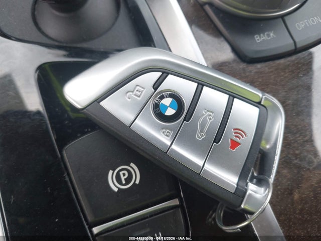2020 Bmw 530i Xdrive მანქანა იყიდება აუქციონზე, vin: WBAJR7C06LWW74361, აუქციონის ნომერი: 44889509