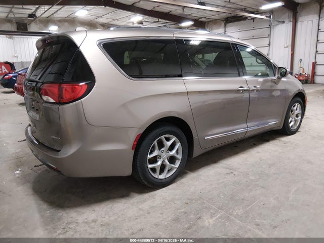 44889512 :رقم المزاد ، 2C4RC1GG2HR554973 vin ، 2017 Chrysler Pacifica Limited مزاد بيع