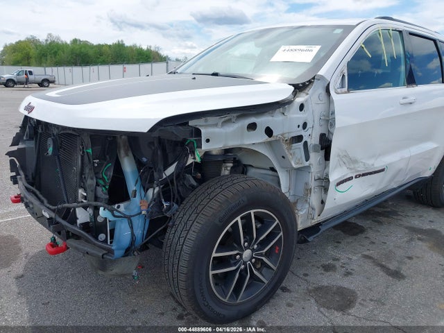 44889606 :رقم المزاد ، 1C4RJFLG7JC333294 vin ، 2018 Jeep Grand Cherokee Trailhawk 4x4 مزاد بيع