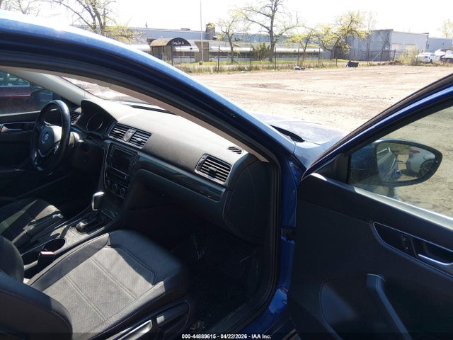 Продажа на аукционе авто 2017 Volkswagen Passat 1.8t Se, vin: 1VWBT7A33HC008070, номер лота: 44889615