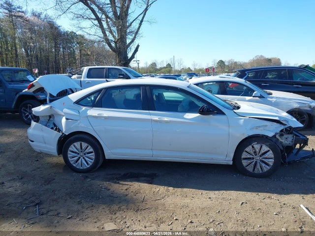 2019 Volkswagen Jetta 1.4t R-line/1.4t S/1.4t Se მანქანა იყიდება აუქციონზე, vin: 3VWCB7BU5KM130188, აუქციონის ნომერი: 44889623