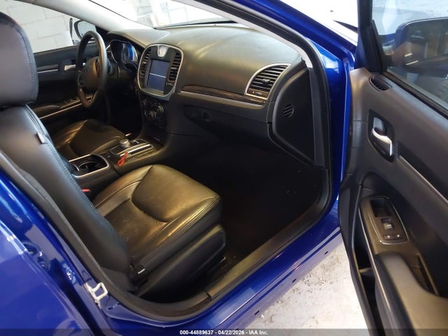 44889637 :رقم المزاد ، 2C3CCAAG9KH740767 vin ، 2019 Chrysler 300 Touring مزاد بيع