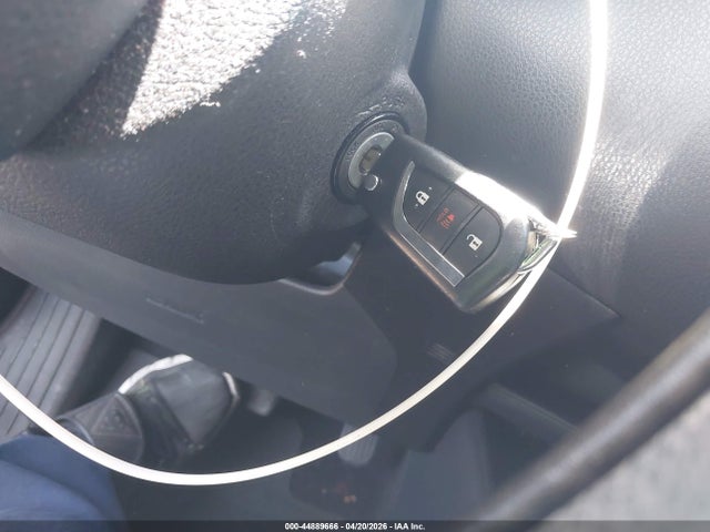 JTNKHMBX6K1022094 Toyota C-HR LE