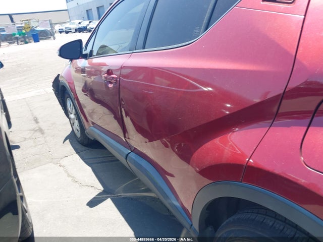 JTNKHMBX6K1022094 Toyota C-HR LE
