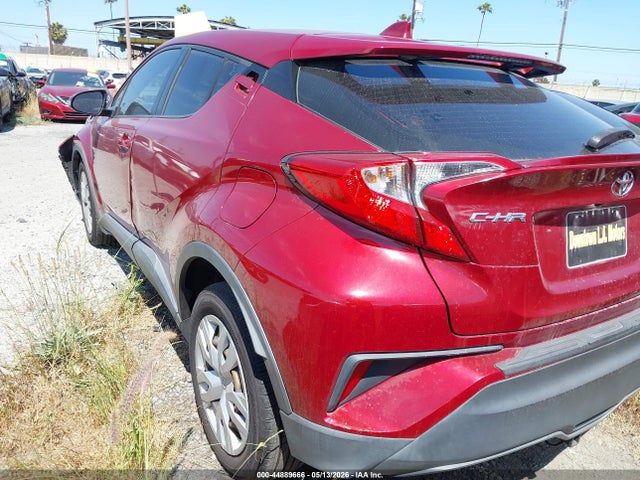 JTNKHMBX6K1022094 Toyota C-HR LE
