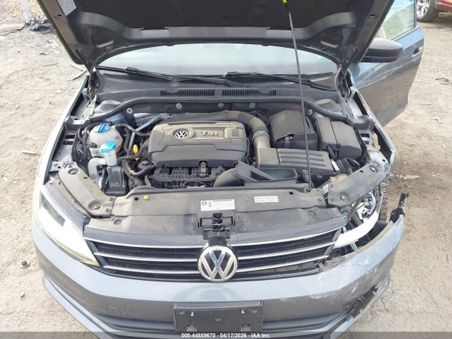 44889670 :رقم المزاد ، 3VWD17AJ0HM404548 vin ، 2017 Volkswagen Jetta 1.8t Sport مزاد بيع