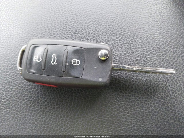 44889670 :رقم المزاد ، 3VWD17AJ0HM404548 vin ، 2017 Volkswagen Jetta 1.8t Sport مزاد بيع