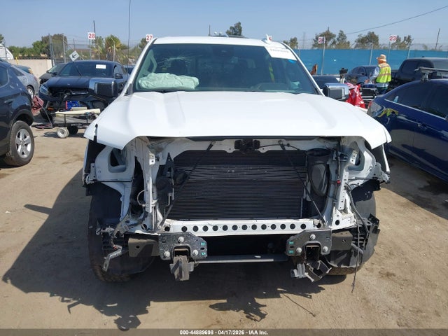 Продажа на аукционе авто 2024 Gmc Sierra 1500 4wd  Short Box Slt, vin: 1GTUUDED3RZ113300, номер лота: 44889698