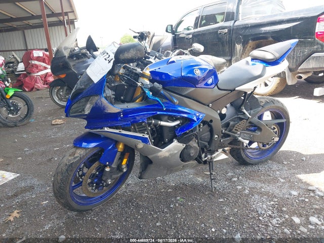 Yamaha YZFR6 2015 JYARJ16E1FA034606 Image 2