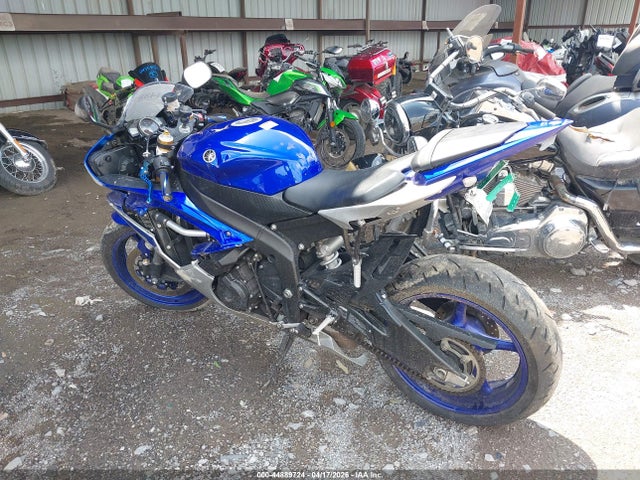 Yamaha YZFR6 2015 JYARJ16E1FA034606 Image 3