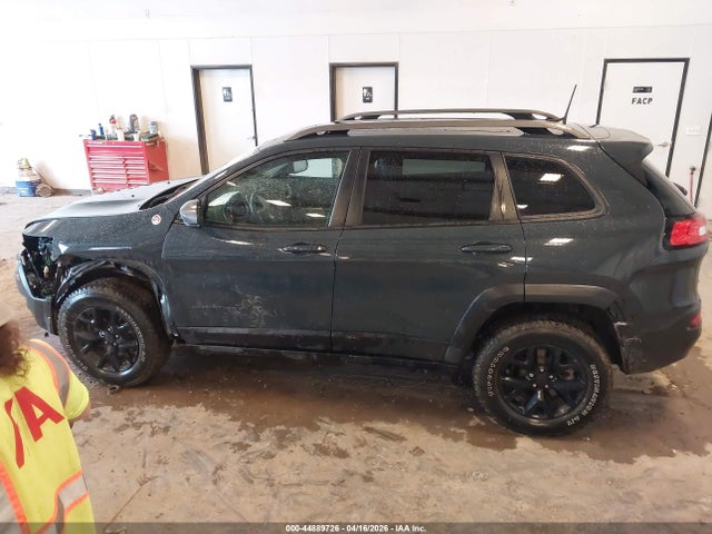 2018 Jeep Cherokee Trailhawk 4x4 მანქანა იყიდება აუქციონზე, vin: 1C4PJMBX6JD579809, აუქციონის ნომერი: 44889726