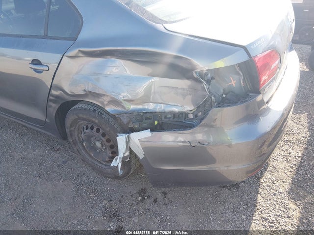 2014 Volkswagen Jetta 2.0l S მანქანა იყიდება აუქციონზე, vin: 3VW2K7AJ5EM257952, აუქციონის ნომერი: 44889755