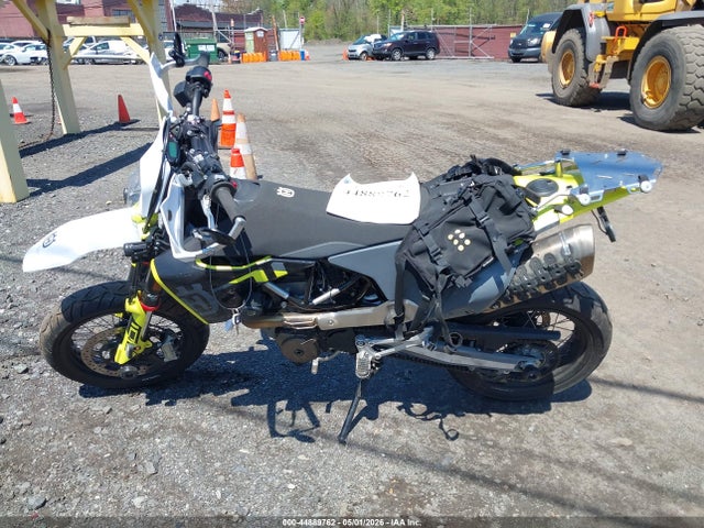 Husqvarna Supermoto 701 2023 VBKUSV407PM744540 Image 13