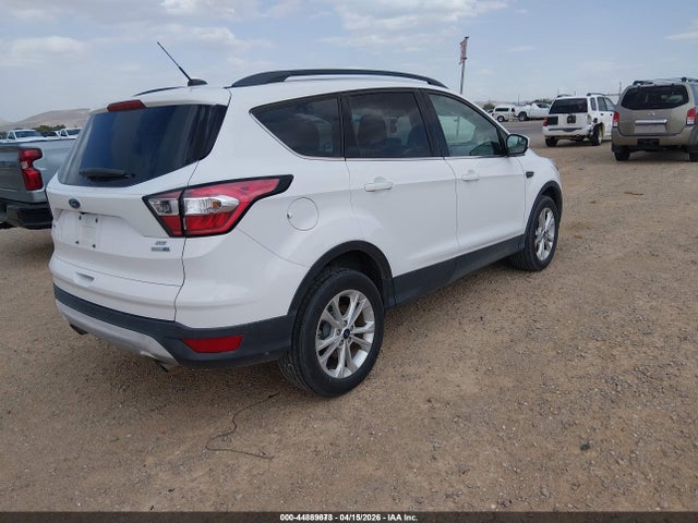 1FMCU9GD4JUD08745 Ford ESCAPE SE