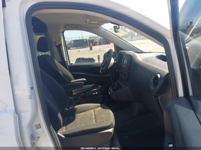 44889913 :رقم المزاد ، WD3PG2EA5H3270885 vin ، 2017 Mercedes-benz Metris مزاد بيع