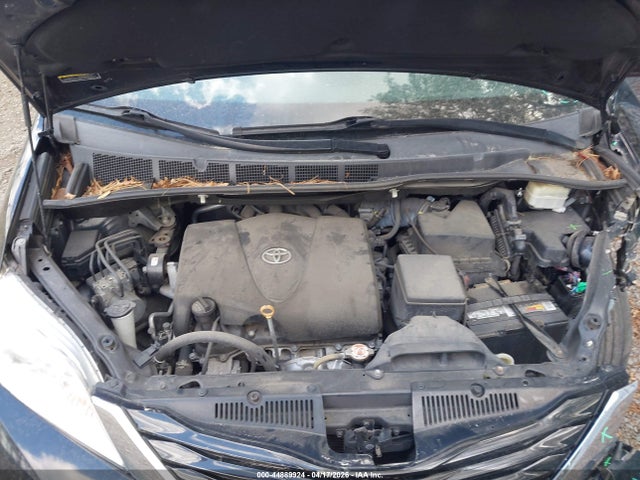 Продаж на аукціоні авто 2017 Toyota Sienna Le 8 Passenger, vin: 5TDKZ3DC9HS862565, номер лоту: 44889924