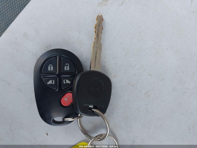 Aukcja sprzedaży 2017 Toyota Sienna Le 8 Passenger, vin: 5TDKZ3DC9HS862565, numer aukcji: 44889924
