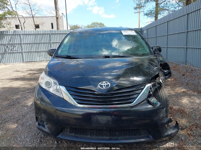 Aukcja sprzedaży 2017 Toyota Sienna Le 8 Passenger, vin: 5TDKZ3DC9HS862565, numer aukcji: 44889924