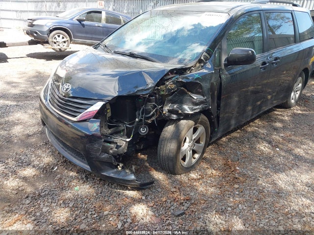 Aukcja sprzedaży 2017 Toyota Sienna Le 8 Passenger, vin: 5TDKZ3DC9HS862565, numer aukcji: 44889924