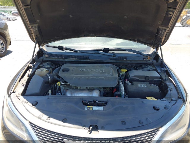Продаж на аукціоні авто 2015 Chrysler 200 Limited, vin: 1C3CCCAB6FN640705, номер лоту: 44889940