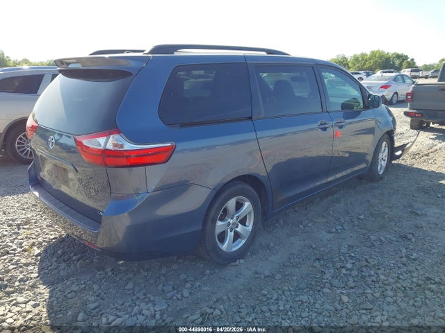 44890016 :رقم المزاد ، 5TDKK3DC2FS557734 vin ، 2015 Toyota Sienna Le 8 Passenger مزاد بيع
