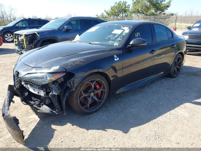 2017 Alfa Romeo Giulia Quadrifoglio Rwd მანქანა იყიდება აუქციონზე, vin: ZARFAEAV5H7559731, აუქციონის ნომერი: 44890125