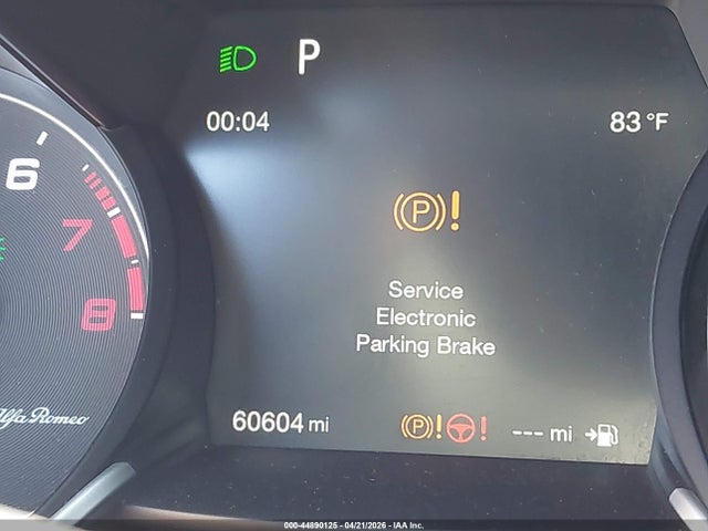 2017 Alfa Romeo Giulia Quadrifoglio Rwd მანქანა იყიდება აუქციონზე, vin: ZARFAEAV5H7559731, აუქციონის ნომერი: 44890125