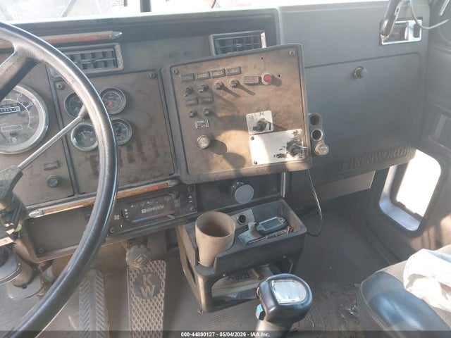 Продаж на аукціоні авто 1997 Kenworth Construction T800, vin: 1NKDXA0X2VJ732730, номер лоту: 44890127